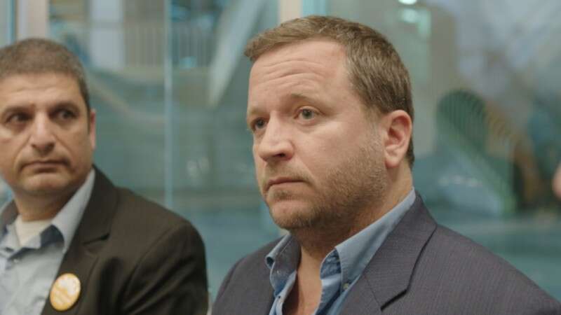 סרט חדש "מעבר להרים ולגבעות"